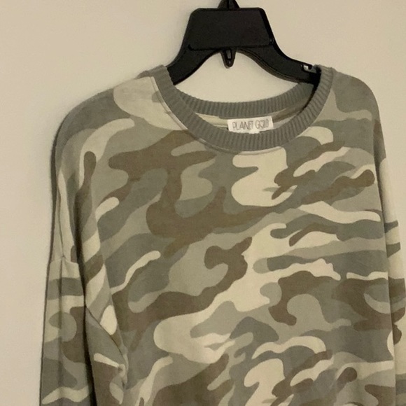 Women’s camo pattern sweater - Picture 3 of 6